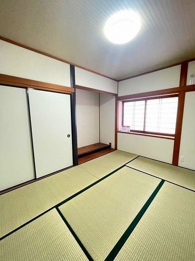 5LDK Detached House for Sale in Yokkaichi, Mie - Thumbnail 3