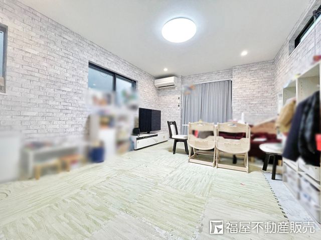 3LDK Wooden House for Sale in Higashinari-ku, Osaka - Thumbnail 3