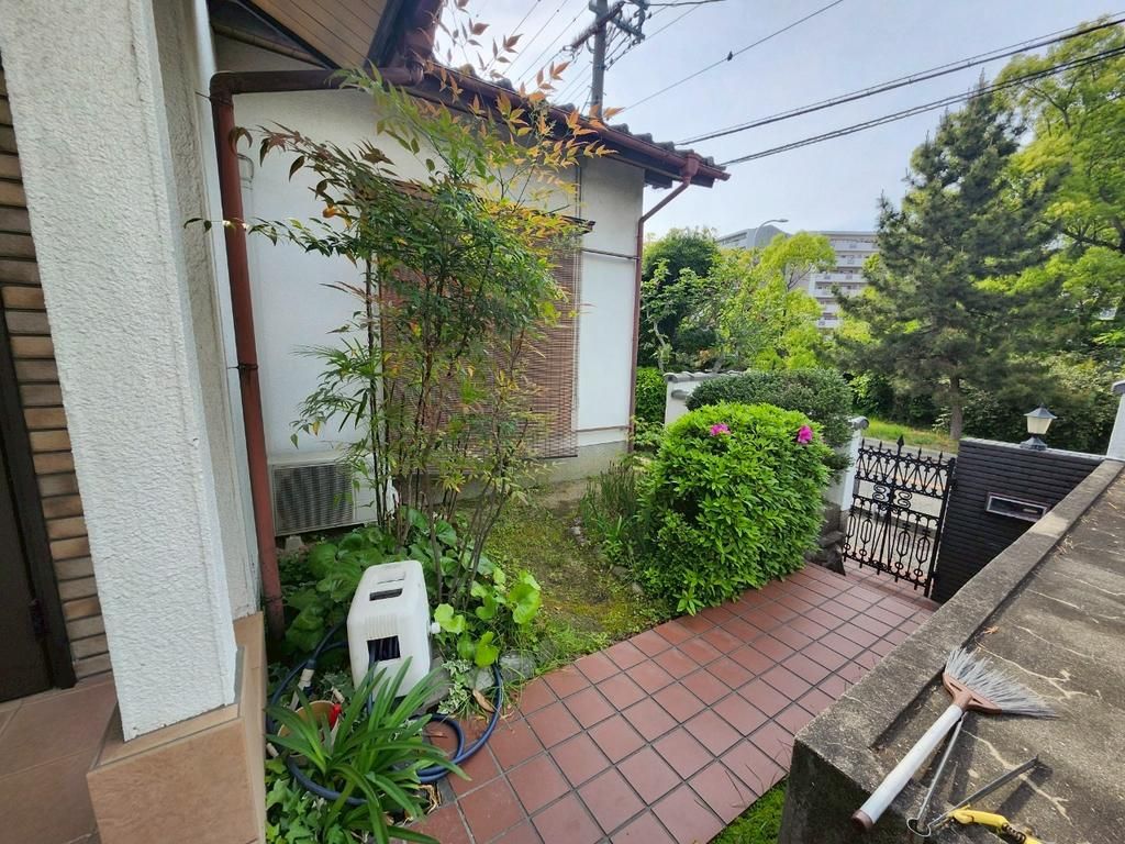 4LDK Detached House for Sale in Sakai, Osaka - Renovated 2015 - Thumbnail 2