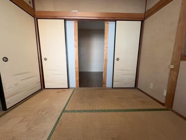 3-Story Detached House with Garage in Kadoma, Osaka - Thumbnail 4