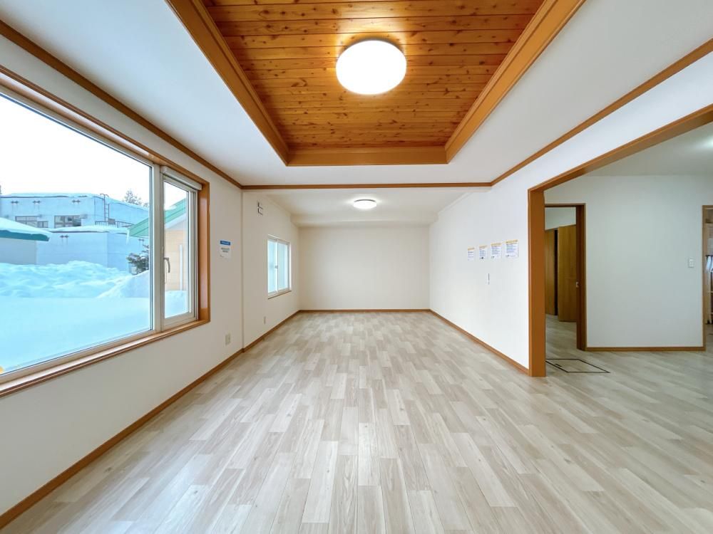 Renovated 3LDK House in Nayoro, Hokkaido with Parking for 3 Cars - Thumbnail 4