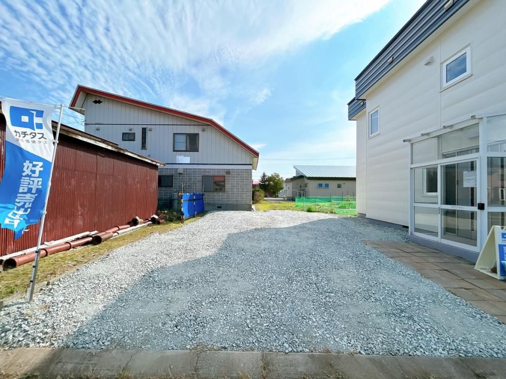 Renovated 3LDK House in Nayoro, Hokkaido with Parking for 3 Cars - Thumbnail 2