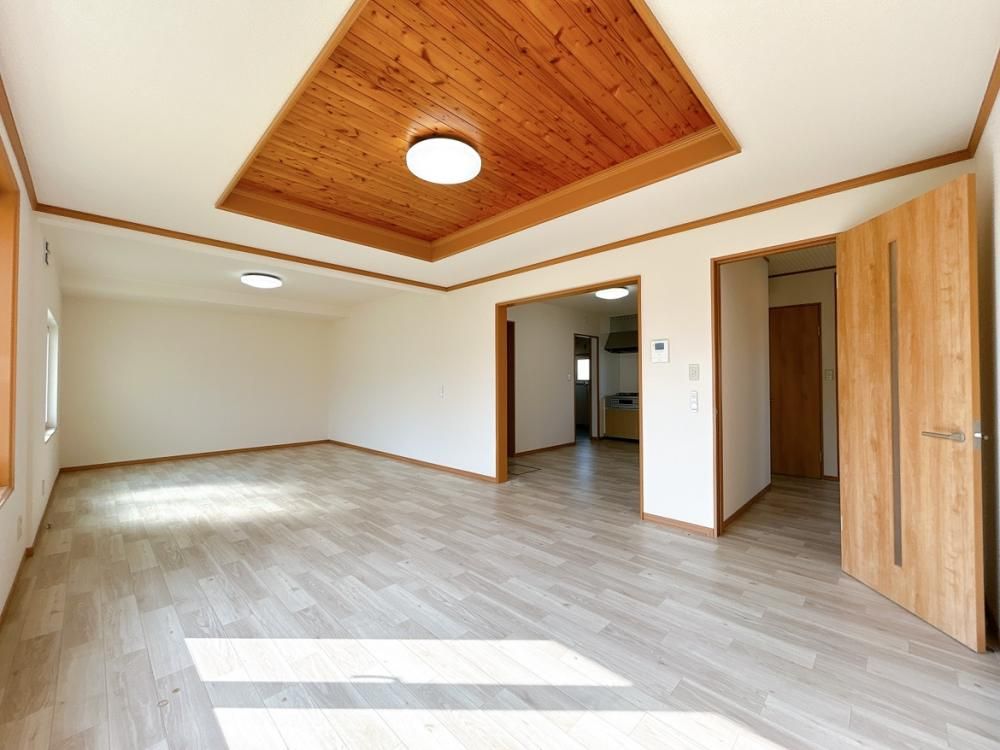 Renovated 3LDK House in Nayoro, Hokkaido with Parking for 3 Cars - Thumbnail 3