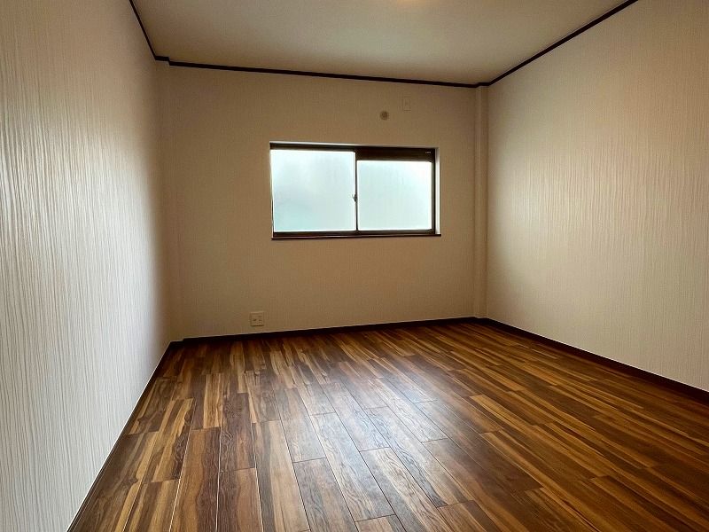 3-Story Steel-Frame House in Tennoji Ward, Osaka - Thumbnail 3