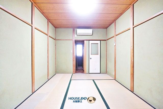 3K House for Sale in Osaka Joto Ward, 7 Min Walk to Midoribashi Station - Thumbnail 4