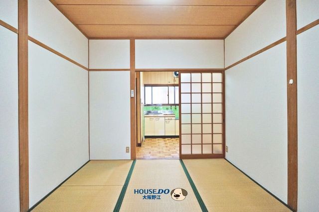 3K House for Sale in Osaka Joto Ward, 7 Min Walk to Midoribashi Station - Thumbnail 3