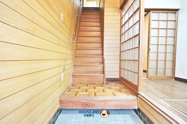 3K House for Sale in Osaka Joto Ward, 7 Min Walk to Midoribashi Station - Thumbnail 2