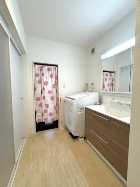 5LDK Modern Family Home for Sale in Higashisumiyoshi, Osaka - Thumbnail 4