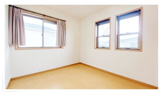 4LDK Detached House with Solar Power in Kainan Town, Osaka - Thumbnail 3