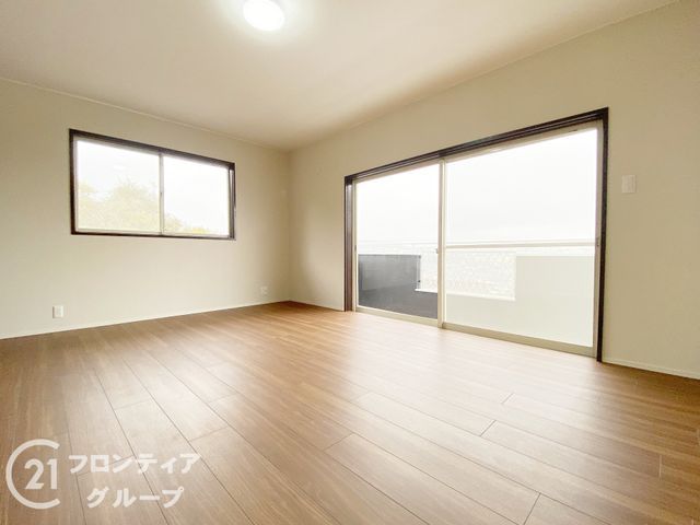 Renovated 4LDK House with Garden in Kobe Tsutsujigaoka - Thumbnail 4