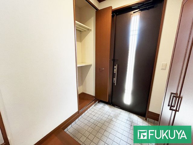 5SLDK Sekisui Heim Home with Solar Panels in Himeji - Thumbnail 2