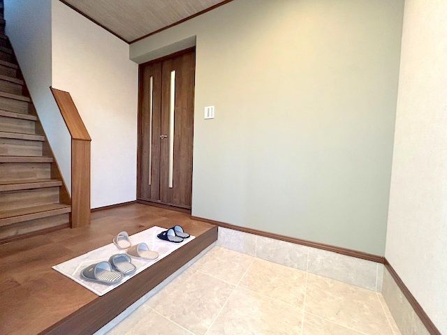 Renovated 3LDK House Near Kourien Station, Hirakata, Osaka - Thumbnail 2
