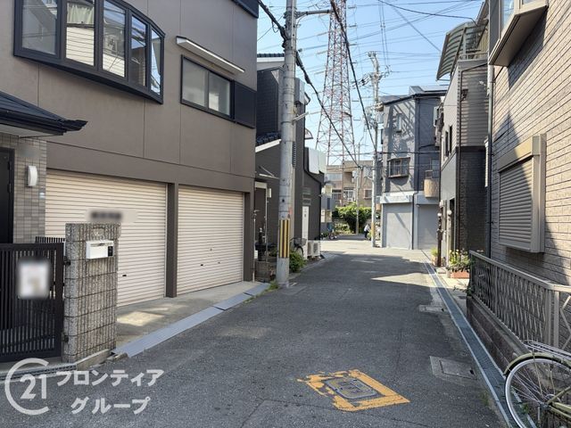 4LDK Detached House for Sale in Kadoma, Osaka - 141.75m² - Thumbnail 2