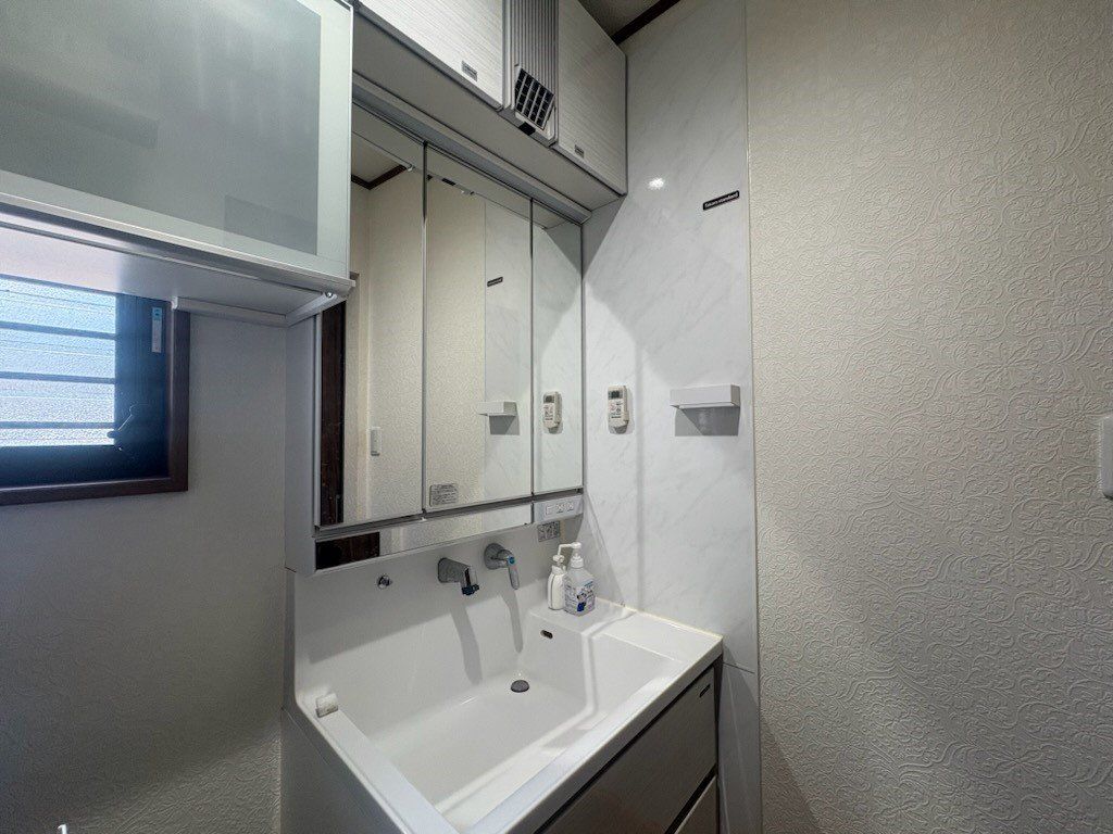 4LDK Detached House with Recent Renovations in Kashiwara, Osaka - Thumbnail 4