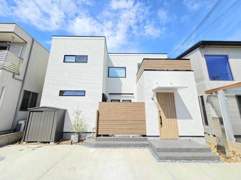 Modern 3LDK Detached House in Sennan City, Osaka - Thumbnail 2