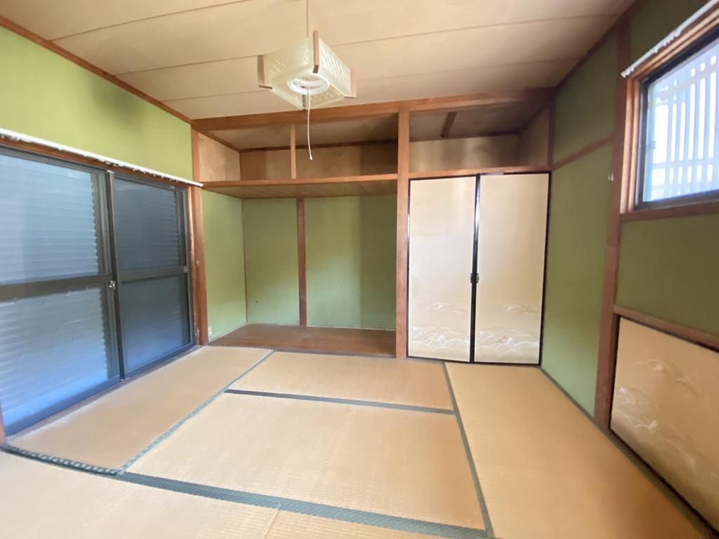 5DK House for Sale in Hofu, Yamaguchi - 98.23 sqm on 243 sqm Land - Thumbnail 3