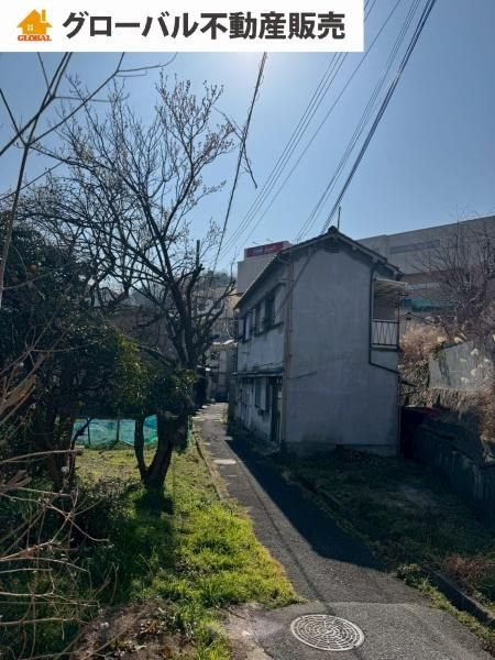 Spacious 1965 Traditional House for Sale in Kobe's Nagata Ward - Thumbnail 3