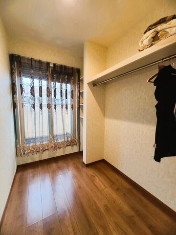 4LDK Detached House for Sale in Toyonaka, Osaka - Thumbnail 4