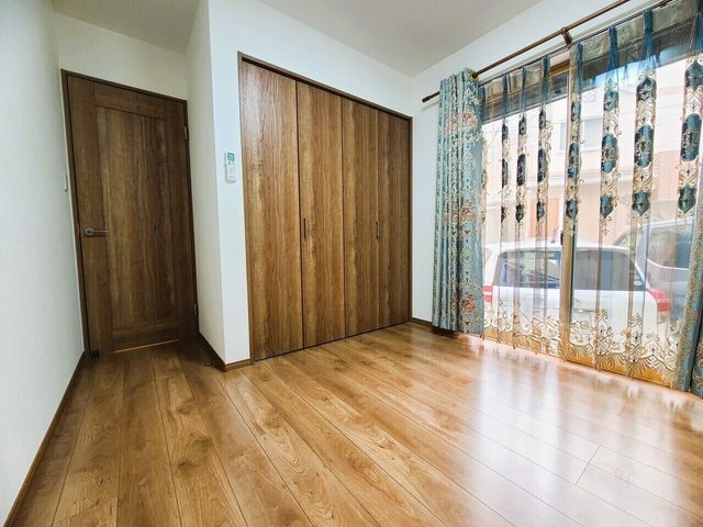 4LDK Detached House for Sale in Toyonaka, Osaka - Thumbnail 3