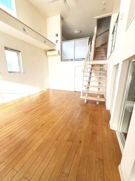 5SLDK House for Sale in Kaizuka, Osaka – 157 sqm - Thumbnail 2