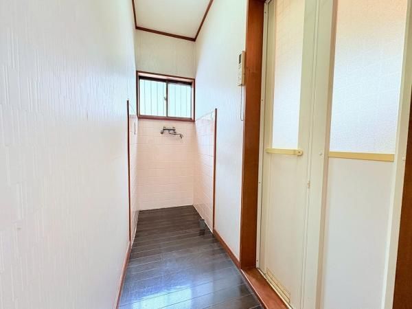 4DK Wooden House for Sale in Neyagawa, Osaka - Near Kōrien Station - Thumbnail 3