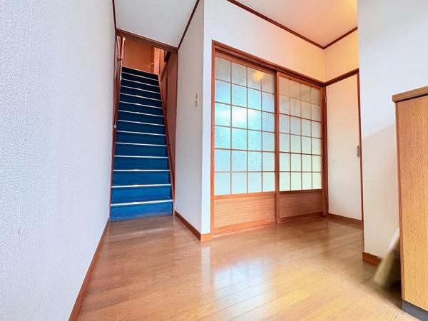 4DK Wooden House for Sale in Neyagawa, Osaka - Near Kōrien Station - Thumbnail 2