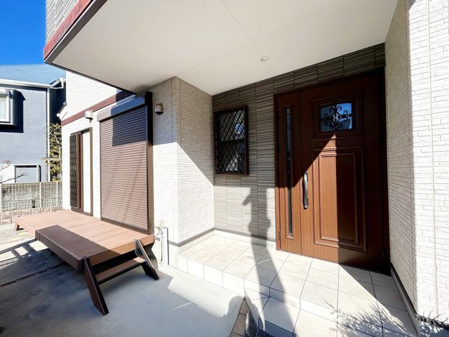 4LDK Detached House for Sale in Toyonaka, Osaka - 5 Min Walk to Station - Thumbnail 2
