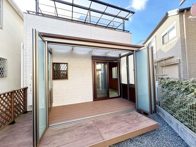 4LDK Detached House for Sale in Toyonaka, Osaka - 5 Min Walk to Station - Thumbnail 3