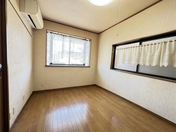 5LDK House for Sale in Kadoma, Osaka - 125 sqm - Thumbnail 4