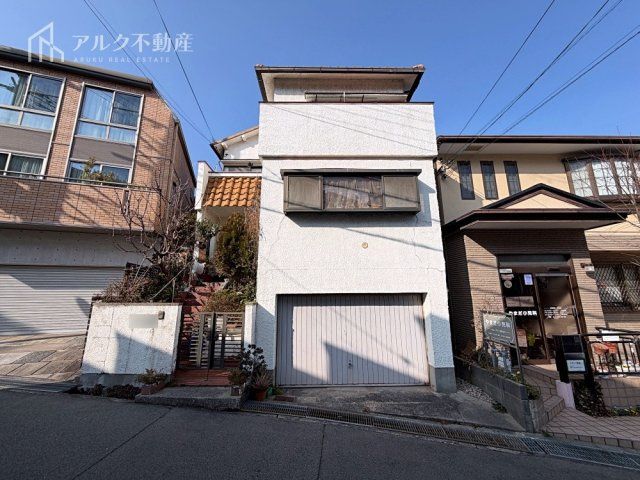 5DK Detached House for Sale in Koyoen, Nishinomiya - Thumbnail 3