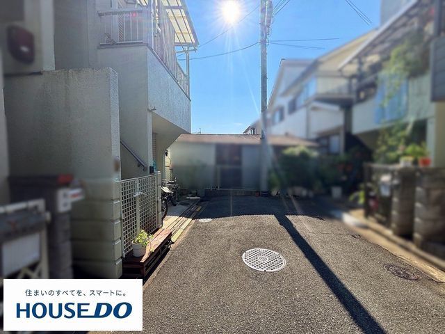 4LDK Detached House for Sale in Hirakata, Osaka | 10 Min Walk to Station - Thumbnail 2