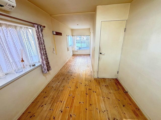 4LDK Detached House for Sale in Hirakata, Osaka | 10 Min Walk to Station - Thumbnail 3