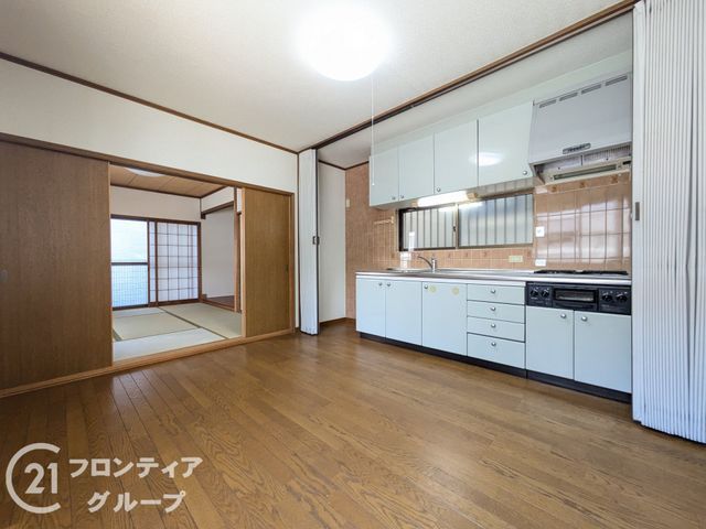 3DK Wooden House in Kobe Nada Ward, 5 Min Walk to Shinzaike Station - Image 1