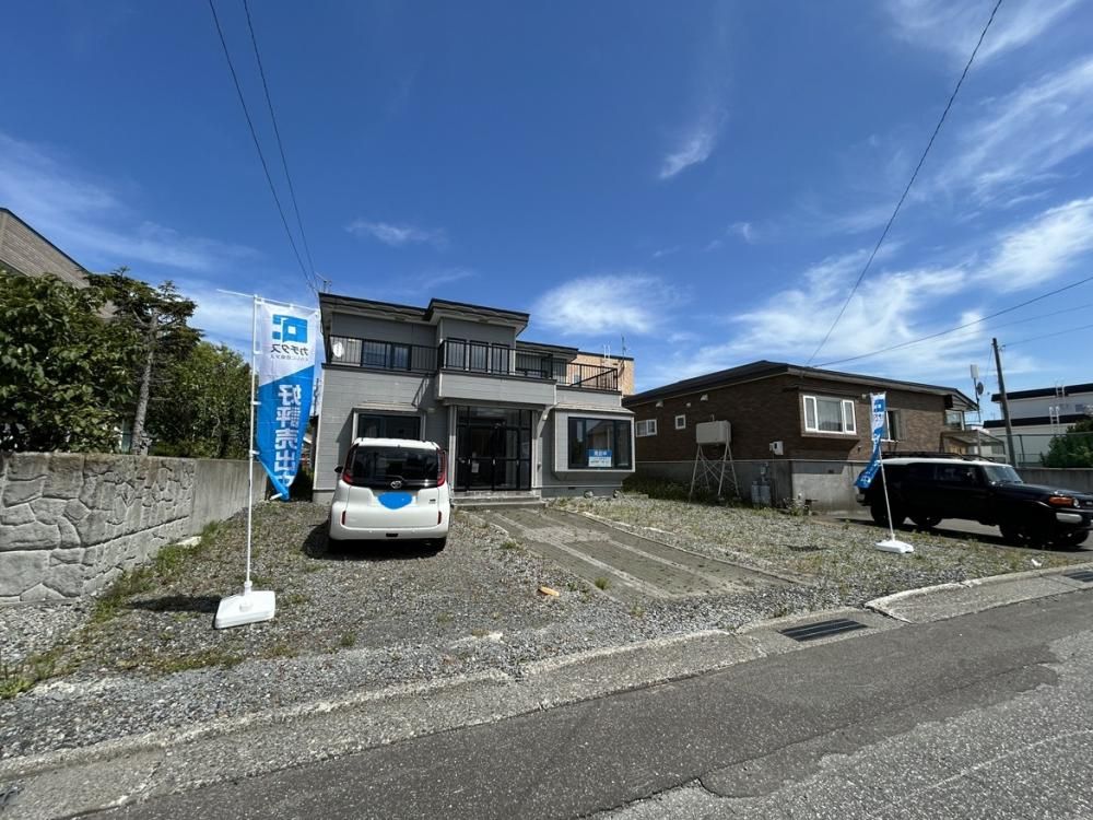Renovated 5LDK Detached House for Sale in Wakkanai, Hokkaido - Thumbnail 2
