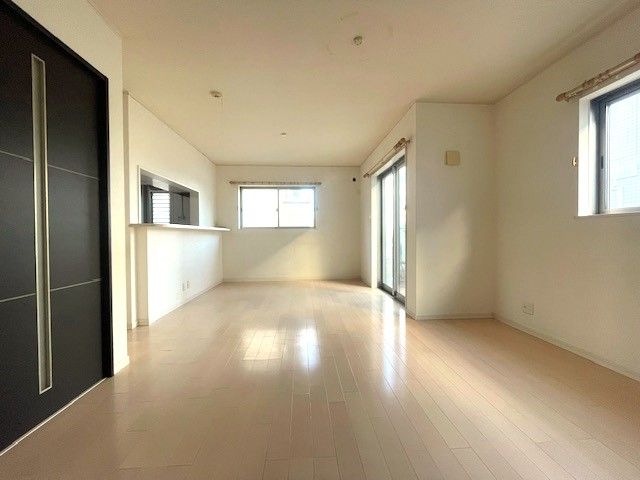 4LDK Detached House for Sale in Shijonawate, Osaka - Thumbnail 3