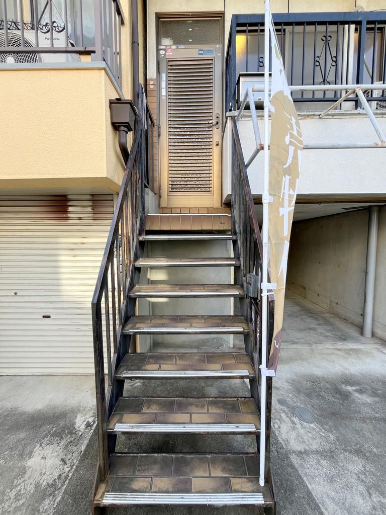 Wooden 3-Story House for Sale in Kadoma, Osaka - 4DK, Near Kayashima Station - Thumbnail 3
