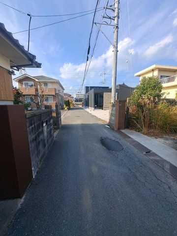 6DK Detached House with Separate Unit in Hofu, Yamaguchi - Thumbnail 2