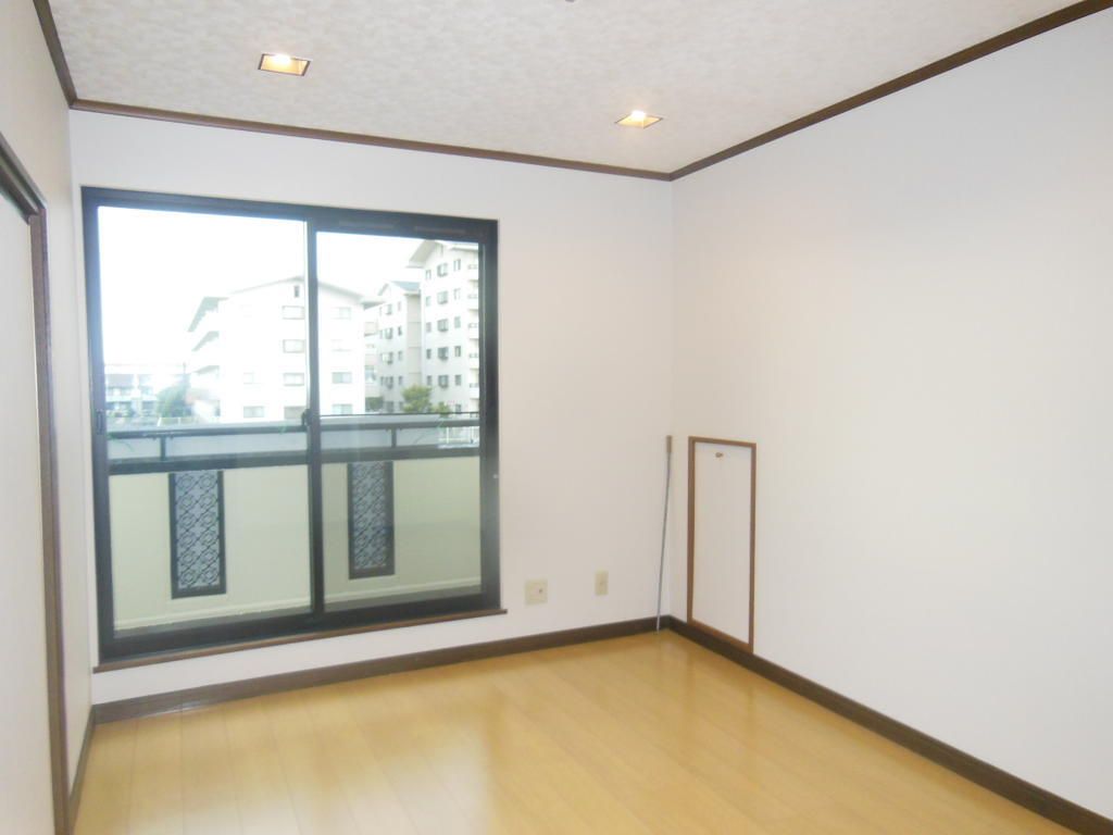 7LDK Renovated Two-Generation House for Sale in Izumiotsu, Osaka - Thumbnail 3