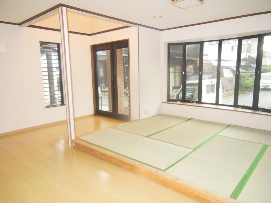 7LDK Renovated Two-Generation House for Sale in Izumiotsu, Osaka - Thumbnail 2