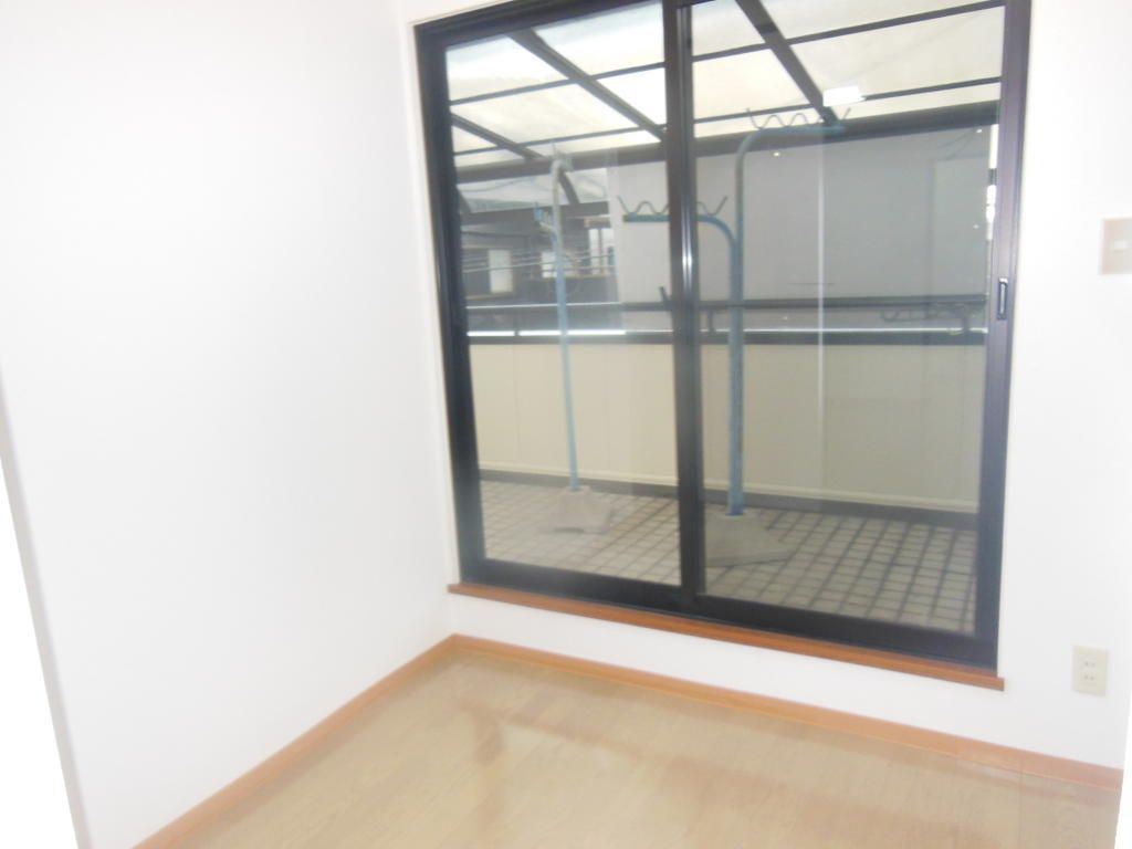 7LDK Renovated Two-Generation House for Sale in Izumiotsu, Osaka - Thumbnail 4