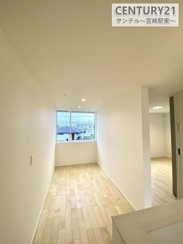 3LDK Modern House for Sale in Kuniyoshi, Miyazaki - Thumbnail 3