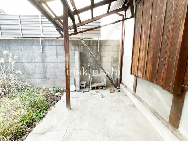 Spacious 1966 Kominka for Sale in Matsubara, Osaka - Thumbnail 4