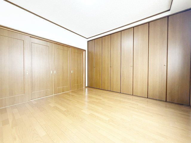 Renovated 5DK House Near Bentencho Station, Minato-ku, Osaka - Thumbnail 4