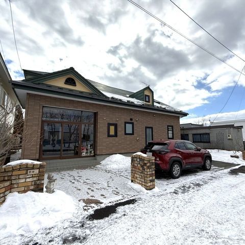 4LDK Detached House with Vaulted Ceiling in Tomakomai, Hokkaido - Image 1