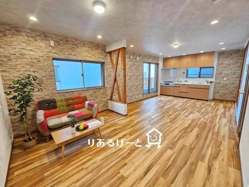 Renovated 4LDK Family House in Kadoma, Osaka with 2 Car Parking - Thumbnail 4