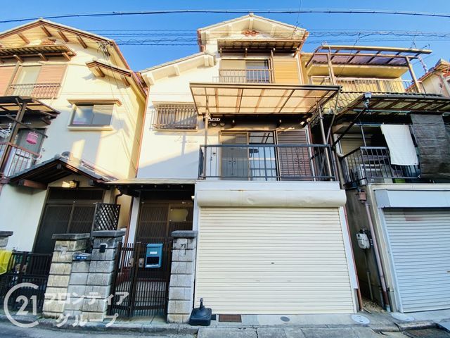 Traditional 3DK Detached House with Garage in Daito City, Osaka - Thumbnail 2
