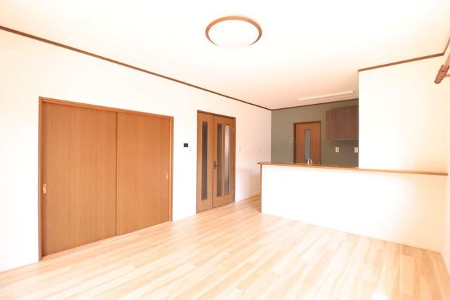 Renovated 4LDK House 99m² in Yokkaichi, Mie - Thumbnail 3