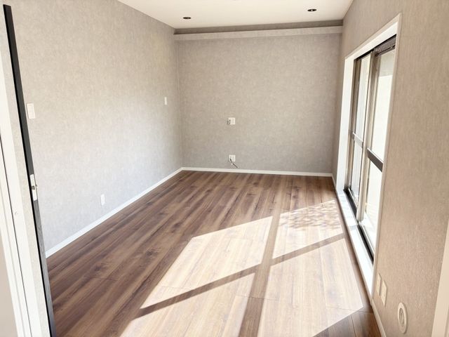5LDK Family Home in Kasugadai, Kobe - Spacious 105.57sqm House - Thumbnail 3