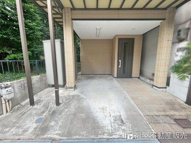 2LDK House for Sale in Hirakata, Osaka - 69.36 sqm - Thumbnail 2