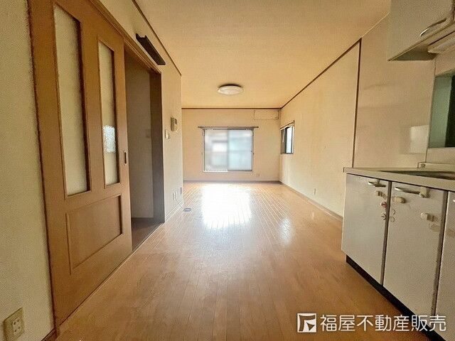 2LDK House for Sale in Hirakata, Osaka - 69.36 sqm - Thumbnail 4